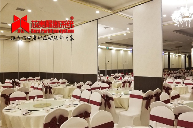 五斗米大饭店宴会厅移动隔断案例